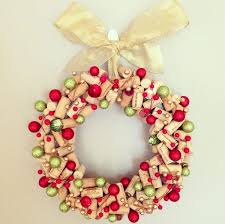 Undoubtedly, a christmas tree made from wine corks is a real show piece. How To Make A Cork Wreath For Christmas Tutorial And Decoration Tips