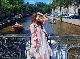 Konversi hari ke jam juga unik karena menggunakan faktor konversi 24, 1 hari sama dengan 24 jam. 10 Potret Terbaru Ghea D Syawal Kian Bahagia Setelah Menikah