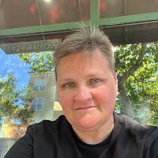 Can someone give me a ride to my house to get my keys?