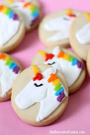 Both royal icing recipes result in a cookie icing with a lovely shine, that holds it shape, and dries without becoming hard or chalky. Easy Royal Icing Recipe With Meringue Powder For Cookie Decorating