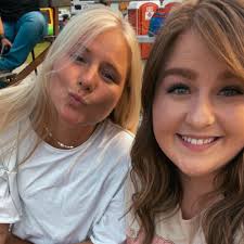 Leah Stowers and Darin Brown's Wedding Website