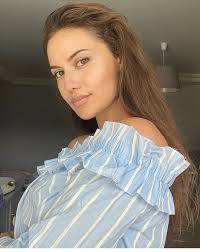 Maybe you would like to learn more about one of these? Fahriye Evcen In Yeni Dizisi Hangi Projede Yer Alacak 2021 Gezen Vatandas