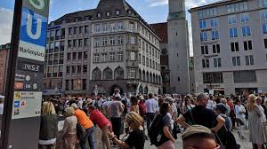 Von gigantischen airport installationen über printkampagnen bishin zu online werbungen sorgt sixt über alle kanäle hinweg regelmäßig für aufsehen.für sie haben wir die besten motive und kampagnen zusammengefasst. Corona Die Ereignisse Vom 04 Bis 10 Mai 2020 Br24