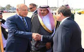 بالصور الرئيس السيسي يصل الدمام للمشاركة بالقمة العربية مباشر نشر المتحدث الرسمي باسم الرئاسة المصرية صور استقب fashion academic dress dresses