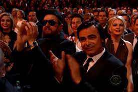 Daft punk has been so successful at refusing to show their faces that even in their 2015 documentary daft punk unchained, the two did interviews while wearing bags over their faces and sometimes. This Wasn T Daft Punk Accepting A Grammy