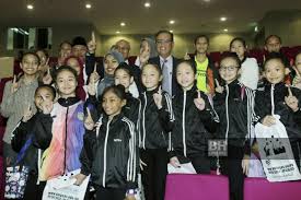 We did not find results for: Pahang Perhalusi Laksana Pakaian Atlet Patuh Syariah