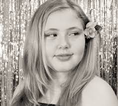 Julie Klutts's Instagram, Twitter & Facebook