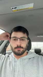 Hi everyone, I am a PC graduate student looking for a one bd or a two-bed  and roommate. I'd like to stay in the Providence area but I'm flexible. I'm  looking to