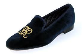 Slip on our house slippers to prepare sunday brunch or before you head out to pick up the morning mail. Venta Monogrammed House Shoes En Stock