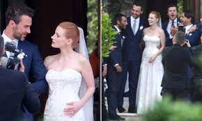 Keep things smooth like jessica chastain. Jessica Chastain Looks Stunning In White Bridal Gown Daily Mail Online