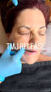Shout out to my TMJ honeys!, Tightness in the jaw can lead to headaches,  facial pain, and even neck tension. , In this treatment, I’m using mainly  muscular release techniques to help this clients ...