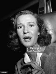124 Lois Maxwell Photos & High Res Pictures