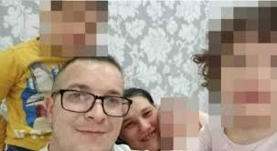 Saviano, crolla palazzina come stanno i superstiti: «Preghiamo per il suo  papà, Gennarino non resterà solo»