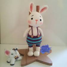 Merhabalar Yeni Model Cizgili Tulumlu Tavsiksunny Sizlerle Sahibinin Istedigi Renk Tonlariyla Ordugum Ve Ormekten K Renkler Amigurumi Modelleri Amigurumi