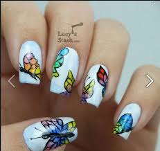 Muchas veces utilizamos decoraciones de uñas en los pies para lucirlos hermosos, sobre todo si vamos a utilizar sandalias descubiertas en donde los pies quedan a la vista de todos. Unas Decoradas Con Imagenes De Mariposas Imagui