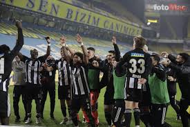 Gol sayısı sergen yalçın genç sergen yalçın gol sevinci. Fenerbahce Besiktas Arasindaki Tarihi Derbide Olay Goruntu Sergen Yalcin Fotomac
