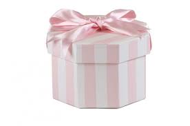 Romantic And Unusual The Empty Box Company Has Revived The Beautiful Edwardian Hat Box Fill With Flowers Or Gifts For Each Tabl Box Company Hat Box Hat Boxes