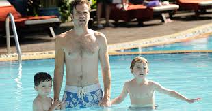 Tracking one family's harrowing experiences, this gripping drama depicts the chaos generated by the massive 2004 tsunami in southeast asia. Lo Imposible En Los Premios Goya 2013 Con El Pais
