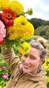 Let's eat cake! Citrus Season is upon us and my Lemon Cake with Lemon Curd  Butter Cream Frosting is that irresistible mixture of fresh and cozy  flavors all in one. 🍋💛🍋⁠ Link