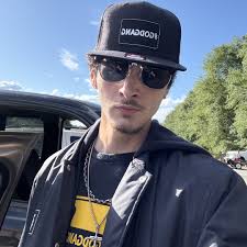 Stream 2819 by 678EZEE