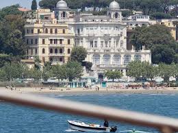 Epiteto di nettuno/poseidone era enosìctono o enosigeo (lat. Anzio E Nettuno Perle Un Po Opache Spiagge Transennate E Sporcizia Corriere It