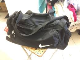 Allahu, balik kampung dan surah highway terlalu penuh. Nike Bag Balik Kampung Luxury Bags Wallets On Carousell