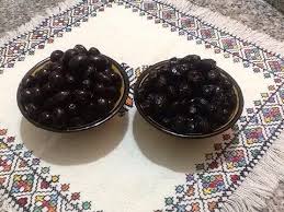 طريقة تصبير الزيتون الاسود و الاحتفاض به في المجمد بطريقتين مختلفتين Olive Noir En Conserve Youtube Food Arabic Food Desserts
