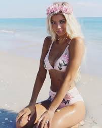 Alexandria DeBerry - Free pics, galleries & more at Babepedia