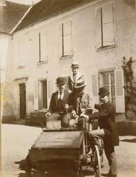 L Une Des Plus Anciennes Voitures Fabriquees En France De Retour A Feux Feux 18300