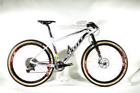 Feb 17, 2021 · nino schurter's bike for 2021 is a fresh change from the neons and bright colors of the past. Las Bicis De Los Pros Parte 3 Scott Scale Rc 700 27 5 2013 Nino Schurter Scott Scale Touring Bike Xc Mtb