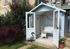 Bring in a summer chintz. Pin On Summerhouse Inspiration