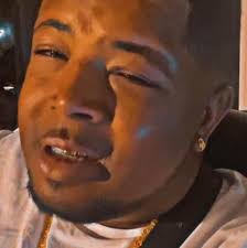 Velt di Koraal Specht ta ofisialmente habri Awe nos a ofisialmente Inougurá  e vèlt di Koraal Specht ku a wòrdu traha konforme e regla nan di FIFA! Nos  a primintí i nos