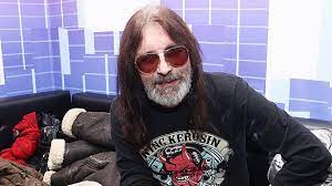 He is a founding member of the band arakain, which he left in 2002. Ales Brichta Priznal Jak Prisel O Sve Jmeni A Proc Je Z Kafe Cz