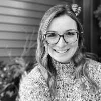 Kayla Teeter's Instagram, Twitter & Facebook