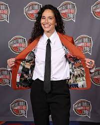 10 championship rings in this picture 🔥 Maya Moore, Sue Bird, and Sylvia Fowles will be inducted into the Basketball Hall of Fame tonight.