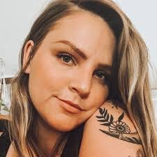 Carly Maddox's Instagram, Twitter & Facebook