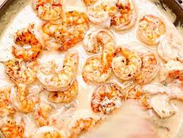 Steak Et Crevettes Cremeuses A L Ail Facon Surf Turf Crevettes A L Ail Alimentation Crevettes