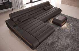 Normale stühle und sofas sind in ordnung, wenn sie gäste im haus haben, aber um romantische stu. Sofa Concept In L Form Ledersofa Mit Beleuchtung Und Ottomane