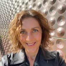 Allison Bowman's Instagram, Twitter & Facebook