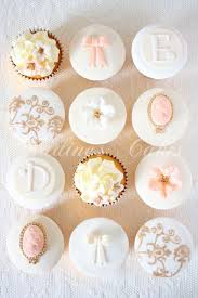 pin von maria auf add colour to your wedding tolle cupcakes hochzeits cupcakes cupcake kuchen