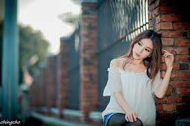 Bokeh camera effects has different blur effect like point blur bokeh, background blur bokeh effect and magic blur. Hd Wallpaper Models Zhang Qi Jun Bokeh Fence Julie Chang Taipei Taiwan Wallpaper Flare