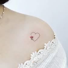 Tatuagens Femininas 2021 200 Fotos E Tendencias Lindas A maioria das mulheres prefere uma tatuagem mais delicada neste local, ja que e um lugar bastante visivel, principalmente no verao onde as mulheres usam e abusam de vestidinhos e blusas mais abertas. tatuagens femininas 2021 200 fotos e