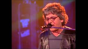 Io le credo sai perché io per lei, io per lei morirei, per quegli occhi vivrei una vita di più. Io Per Lei I Camaleonti Live Camaleonte Canzoni Cantanti