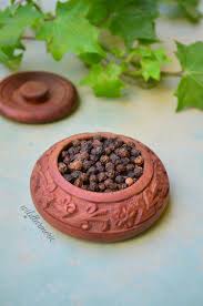 Below are some of the famous beauty benefits of black pepper. 15 Top Benefits Of Black Pepper Kali Mirch For Hair Skin Health Wildturmeric