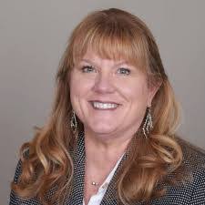 Karen Ray's Instagram, Twitter & Facebook