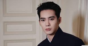 Mỹ nam lĩnh đòn cảnh cáo, nguy cơ bị đào thải vì tình trường bê bối