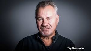 Let's be honest, most of us know him as john mcclane from the hit 'die. Manfred Lehmann Interview Mit Der Stimme Von Bruce Willis Gerard Depardieu Kurt Russell Youtube