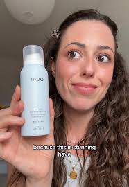 Dry Shampoo Review: Best for Volume and Scent