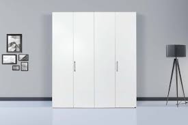 Diese modernen klassiker überzeugen durch eine reduzierte formensprache, die qualität und verarbeitung besonders zur geltung bringt. Hulsta Kleiderschrank Hulsta Die Mobelmarke
