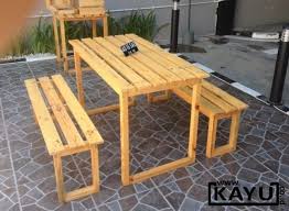 Jadi itulah kursi café minimalis kayu jati anda jika berminat untuk memiliki kursi cafe minimalis di tempat kamilah, andapun sekalian juga bisa langsung menghubungi kontak kami yang terterah dibawah, tentu saja kami pastika harga murah terjangkau kayu kualitas bagus material kuat dan. 30 Model Meja Kursi Cafe Sederhana Minimalis Terbaru 2021 Rumahpedia